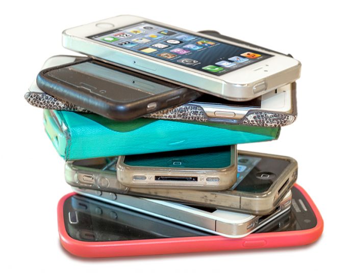 phone stacking groot
